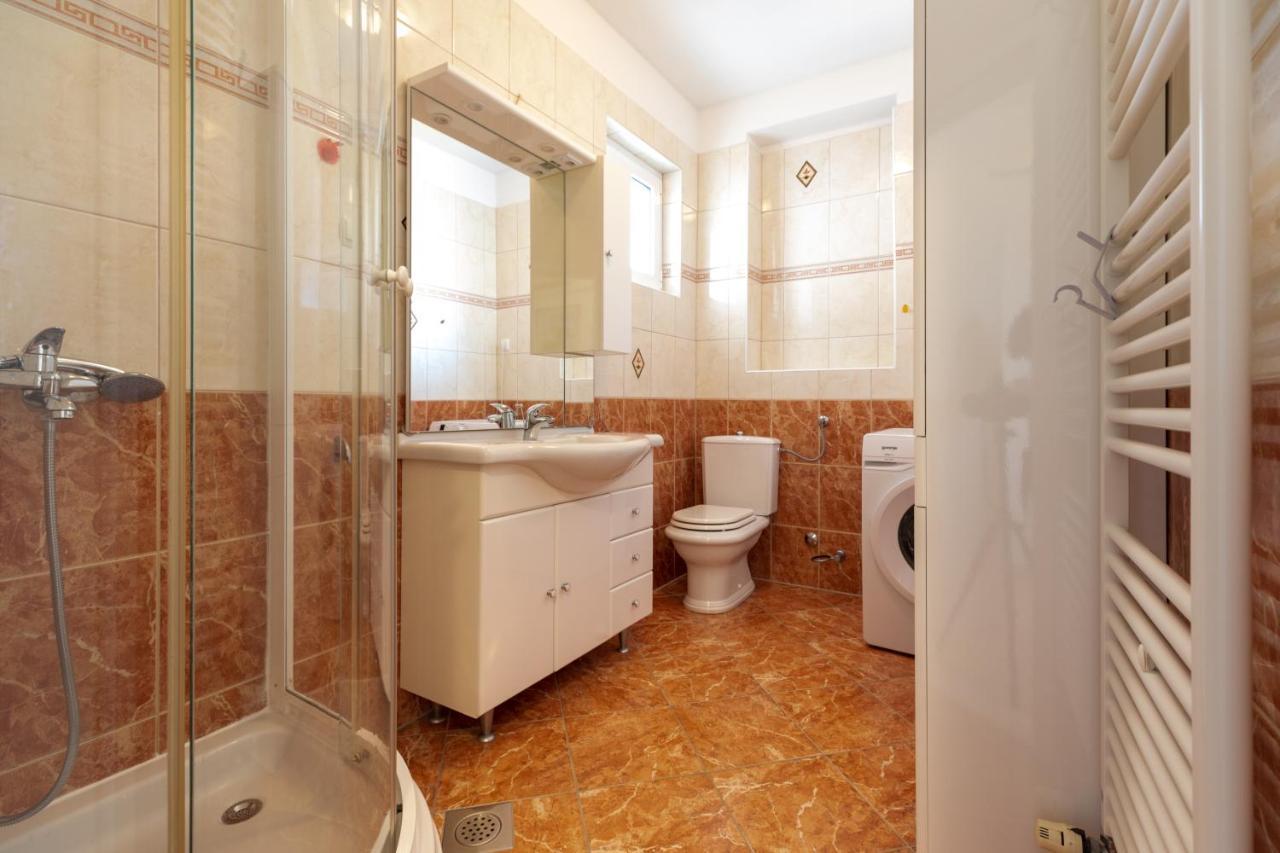 Cozy 1-Bedroom Apartment Near The Center Of Трогир Экстерьер фото